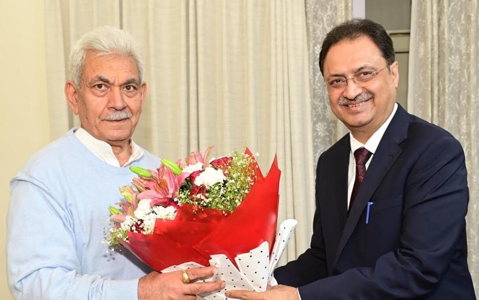 MD, CEO J&K Bank calls on LG  Manoj Sinha